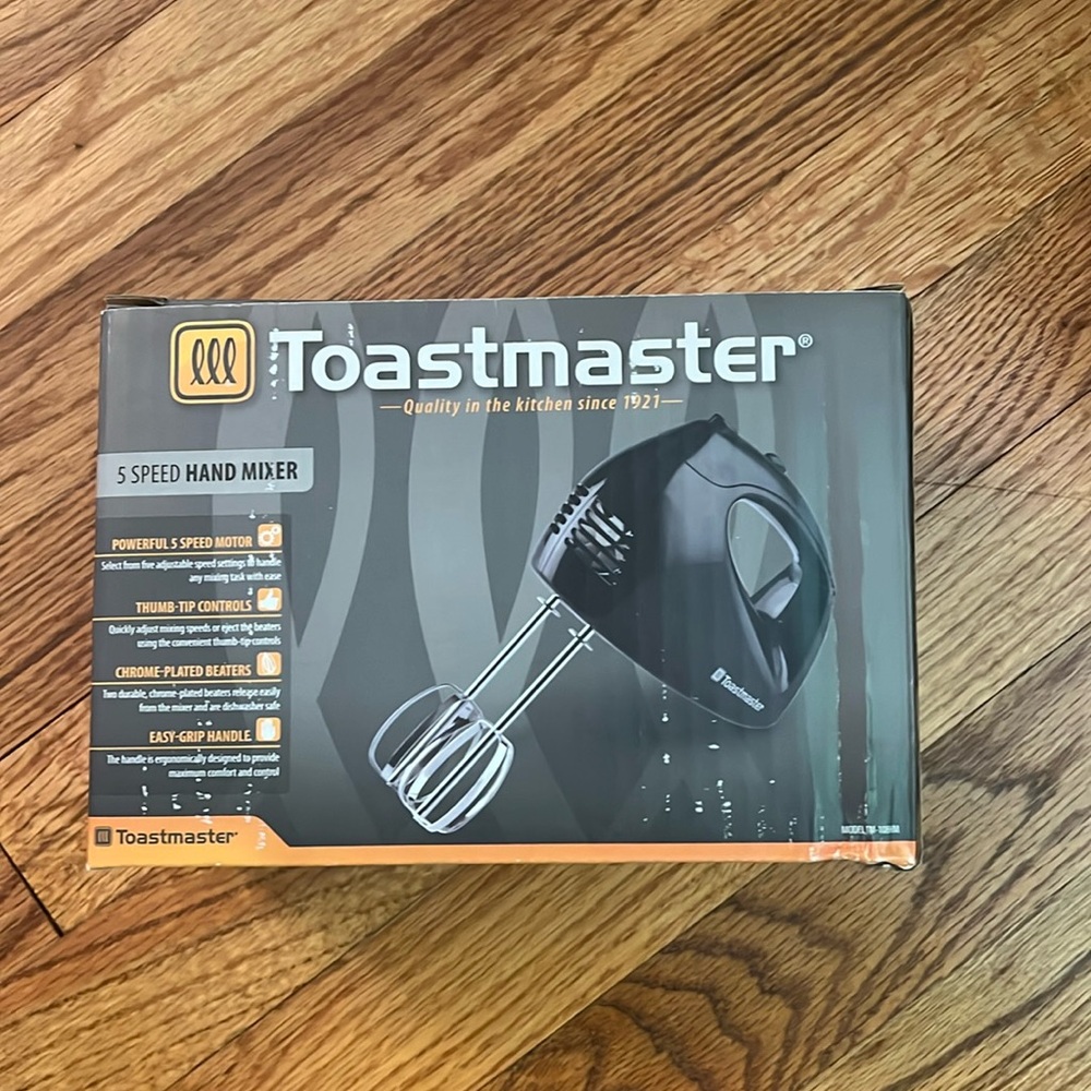 NWT! Toastmaster 5 Speed Hand Mixer
